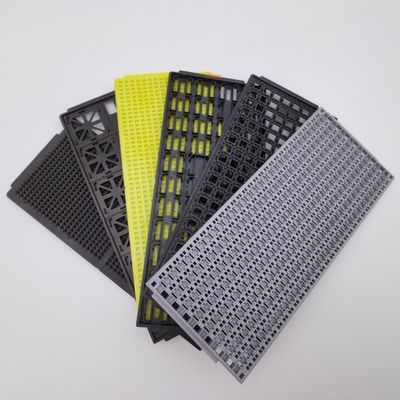Un buen precio. Tamaño regular bandejas de envío antistáticas coloridas termostábiles para componentes de IC en línea