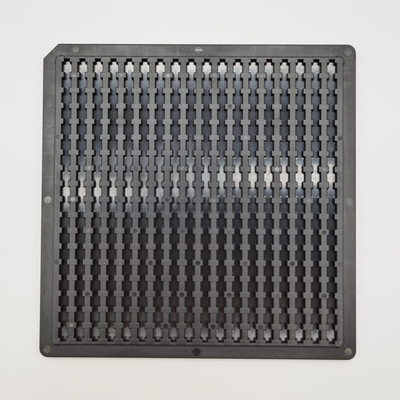 Un buen precio. Paquete Chip Trays Match Automation Equipment de la galleta del negro del OEM en línea